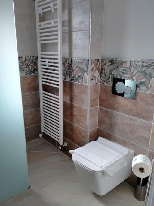Suite Room Malpensa B&B 카르다노알캄포 외부 사진