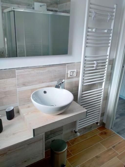 Suite Room Malpensa B&B 카르다노알캄포 외부 사진